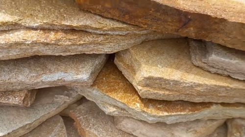 Плитняк златолит жёлтый золотистый для отмостки купить в Липецке