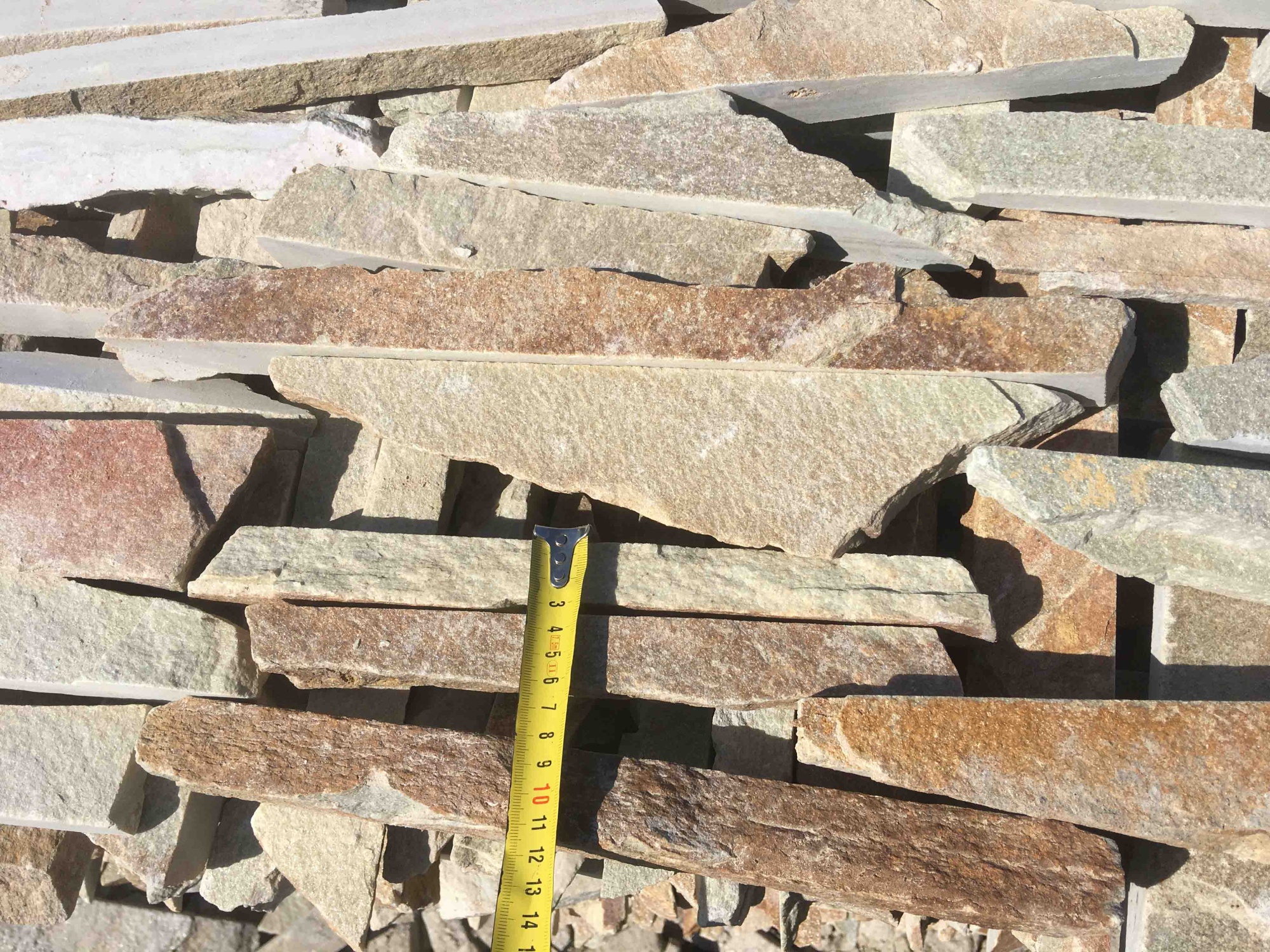 Горбушка златолит золотистый для облицовки купить в Липецке