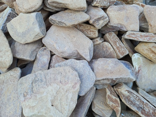 Златолит жёлтый, жёлто-зелёный глыбки и валуны для ланшафтного дизайна купить в Липецке