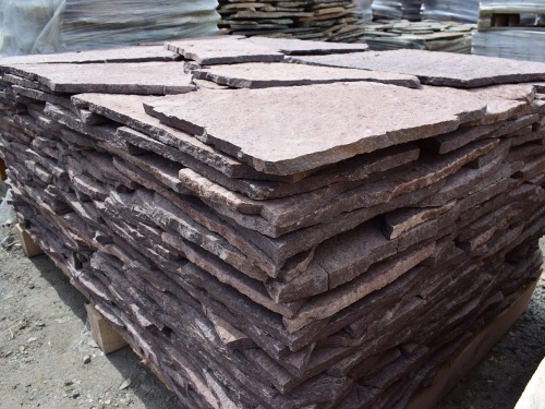 Плитняк лемезит бордовый для облицовки цоколя 20-25 мм  купить в Липецке