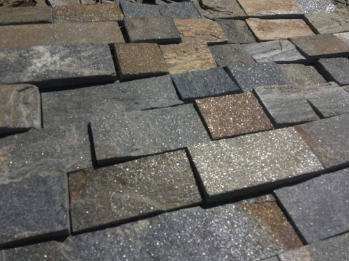 Плитка пилёная златолит Уральский для цоколя, отмостки купить в Липецке