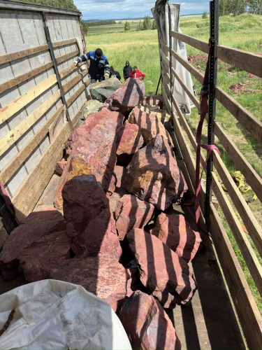 Ландшафтные глыбы красно-фиолетовые 200-1000 килограмм купить в Липецке