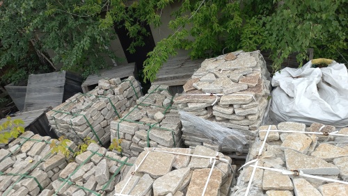 Плитняк гранитный галтованный купить в Липецке