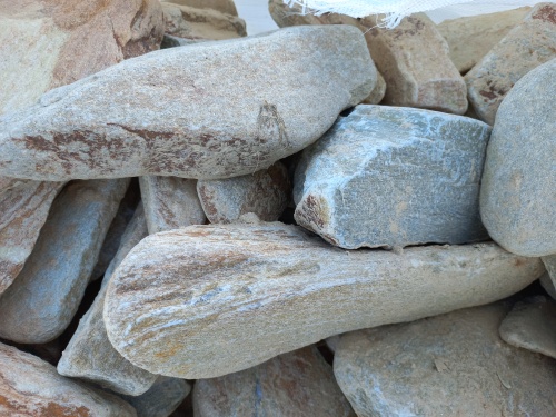 Златолит жёлтый, жёлто-зелёный глыбки и валуны для ланшафтного дизайна купить в Липецке