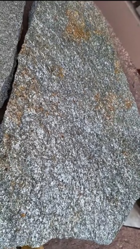 Плитняк златолит серебристый для цоколя, отмостки купить в Липецке