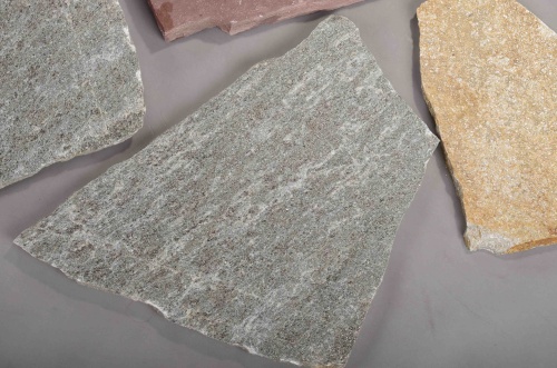 Плитняк златолит Уральский для цоколя, отмостки купить в Липецке