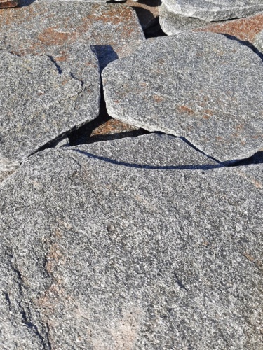 Златолит серебристый галтованный для цоколя купить в Липецке